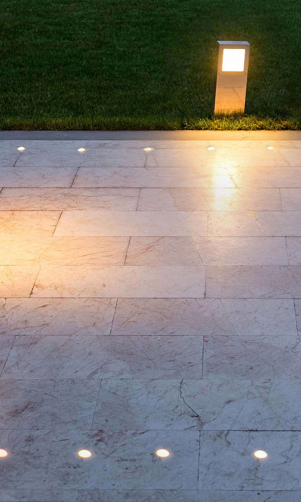 Landscape Lighting with lights in the walkway